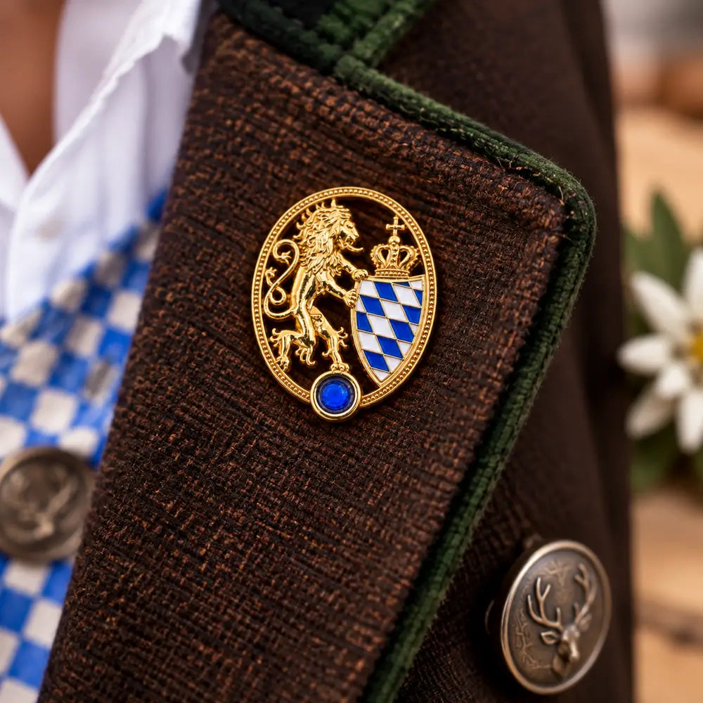 Großer Wappenlöwe mit blauen Zirkon Natur-Edelstein 37x29 mm